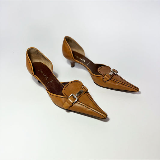 Vintage Prada Leather Kitten Heels with Pointed Toe and Buckle Detail - EU 37