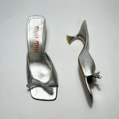 90's Miu Miu Leather Kitten Heel Mules with Bow in Silver - UK 5