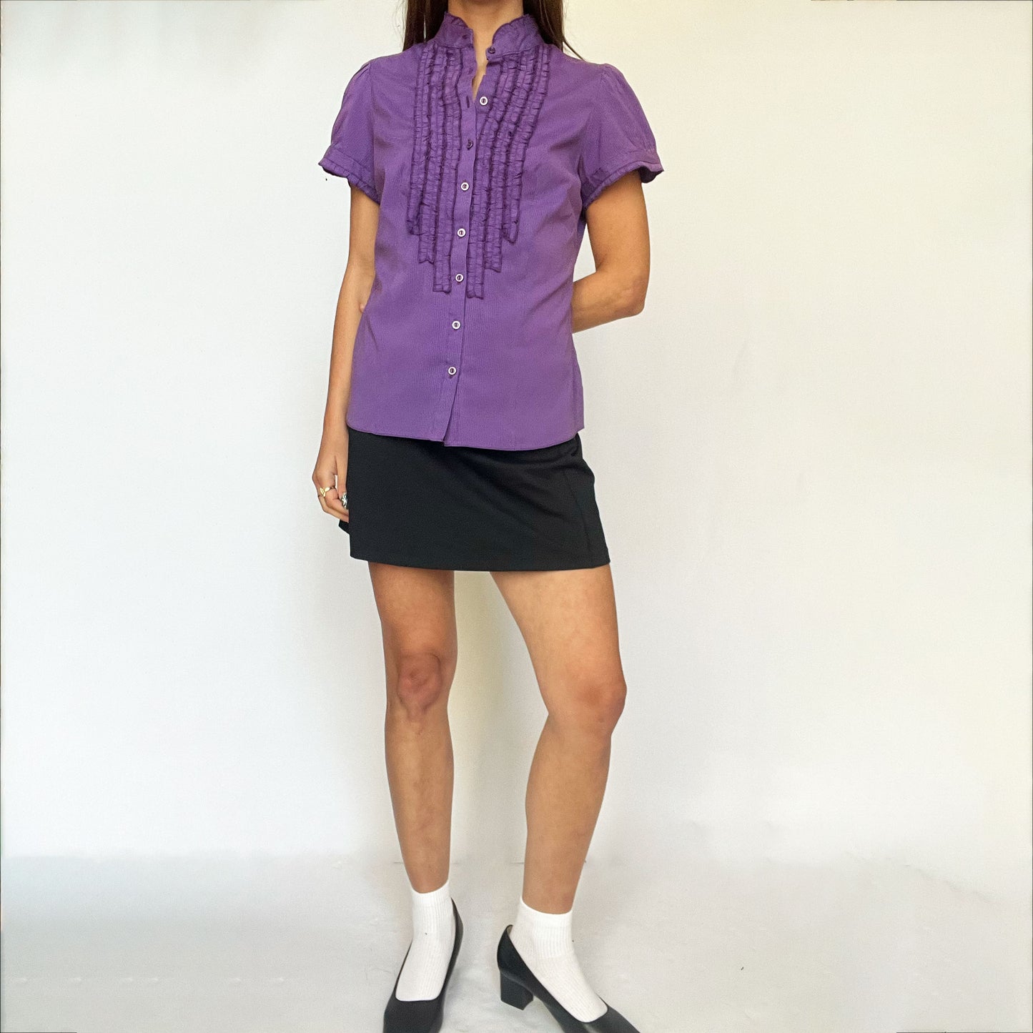 90's Short Sleeved Blouse with Ruffles in Purple Pinstripe - S