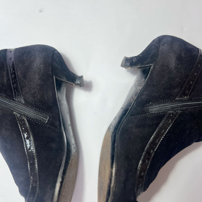 00's Miu Miu Suede Ankle Boot with Bow Detail - UK 4